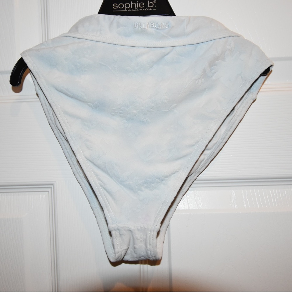 😽💨 4 for $20 BILLABONG bikini